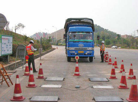 軸重秤-高速公路交警專用地磅、便攜式公路超載檢測系統